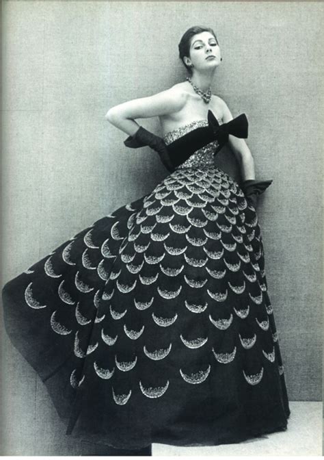 collezione ispirata agli anni 50 chritian dior|1951 dior dresses.